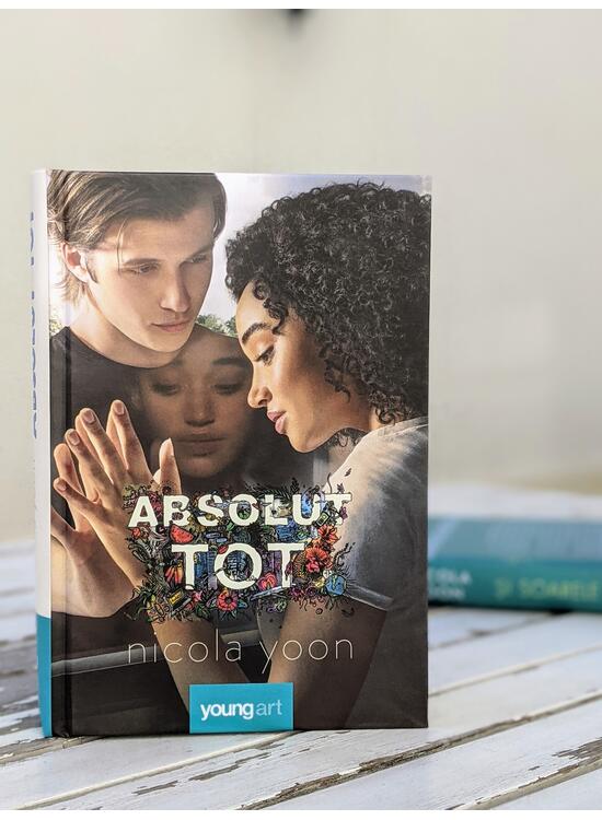 Pachet Nicola Yoon ( Absolut tot, Și soarele e o stea) - gallery big 4