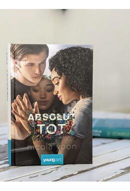 Pachet Nicola Yoon ( Absolut tot, Și soarele e o stea)