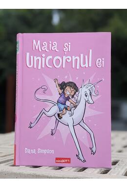 Maia și unicornul ei