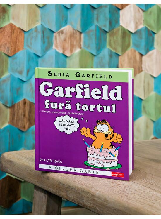 Seria Garfield #5. Garfield fură tortul... și lasagna, și puiul, și tarta - și inimile tuturor! - gallery big 3