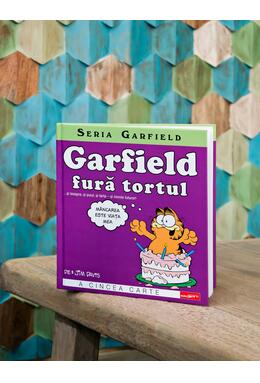 Seria Garfield #5. Garfield fură tortul... și lasagna, și puiul, și tarta - și inimile tuturor!