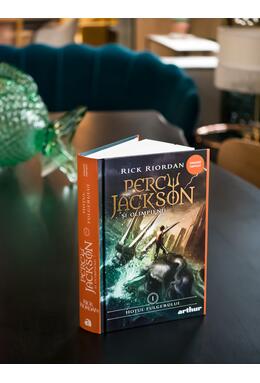 Percy Jackson şi Olimpienii (#1). Hoţul fulgerului