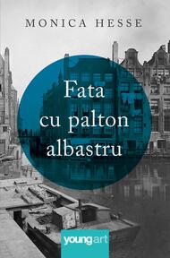 Fata cu palton albastru