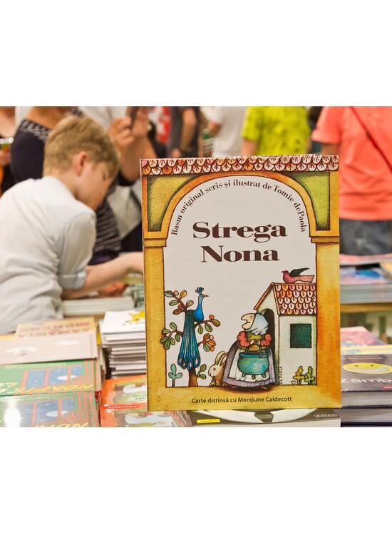 Strega Nona - gallery big 3